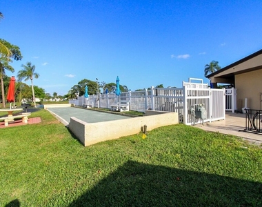 407 Pine Glen Lane - Photo Thumbnail 27