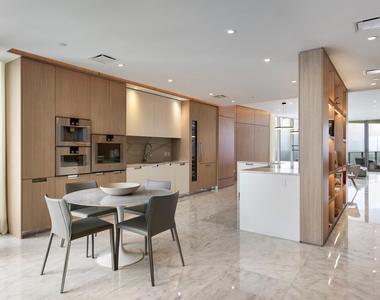 15701 Collins Avenue - Photo Thumbnail 9