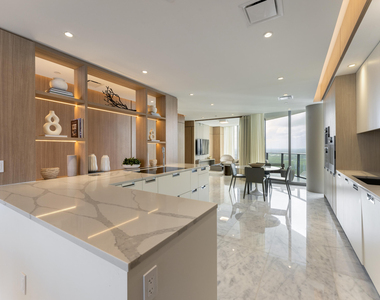15701 Collins Avenue - Photo Thumbnail 10