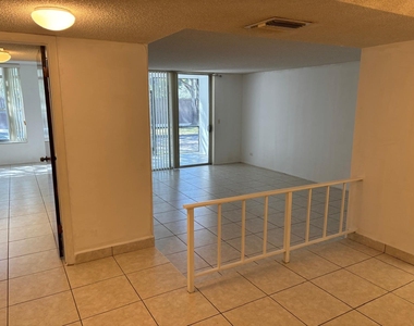 3650 Inverrary Drive - Photo Thumbnail 4