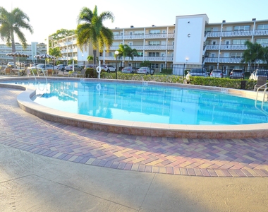 401 Southampton A - Photo Thumbnail 29
