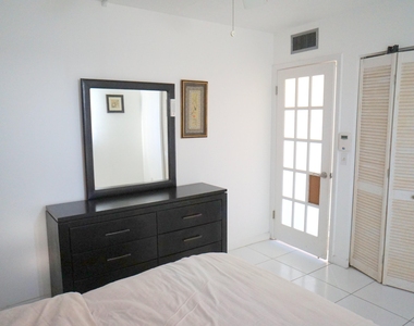 401 Southampton A - Photo Thumbnail 15