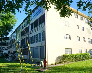 401 Southampton A - Photo Thumbnail 34