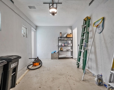 425 Hugh Street - Photo Thumbnail 34