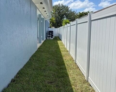 425 Hugh Street - Photo Thumbnail 40