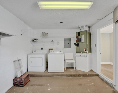 876 Jeffery Street - Photo Thumbnail 29