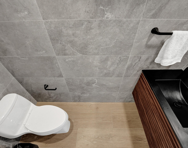 876 Jeffery Street - Photo Thumbnail 28