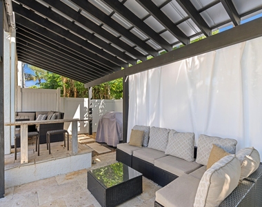 1050 Brooks Lane - Photo Thumbnail 37
