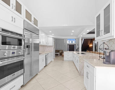 1050 Brooks Lane - Photo Thumbnail 8