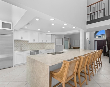 1050 Brooks Lane - Photo Thumbnail 10