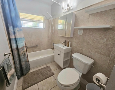 1621 Seaway Drive - Photo Thumbnail 10