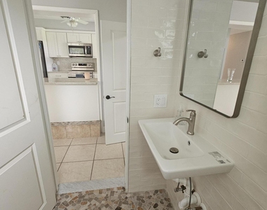1621 Seaway Drive - Photo Thumbnail 14
