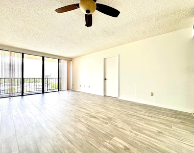 1470 Ne 123rd Street - Photo Thumbnail 7