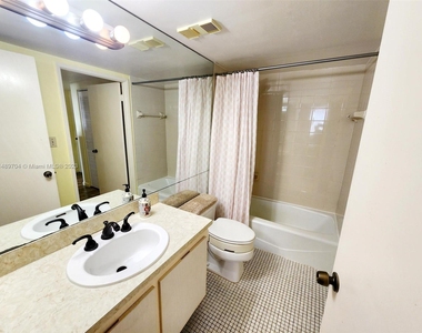 1470 Ne 123rd Street - Photo Thumbnail 15