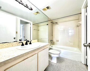 1470 Ne 123rd Street - Photo Thumbnail 4
