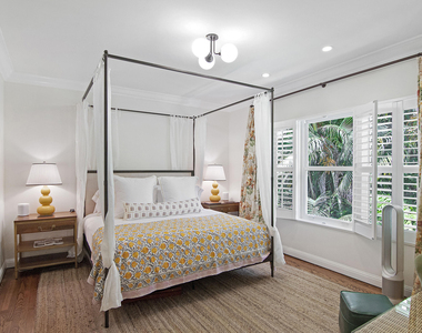 311 Cocoanut Row - Photo Thumbnail 4