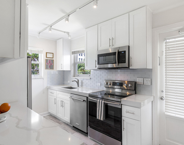 311 Cocoanut Row - Photo Thumbnail 8