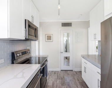 311 Cocoanut Row - Photo Thumbnail 9