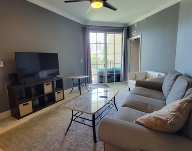 533 Ne 3rd Avenue - Photo Thumbnail 5