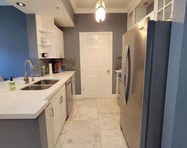 533 Ne 3rd Avenue - Photo Thumbnail 2