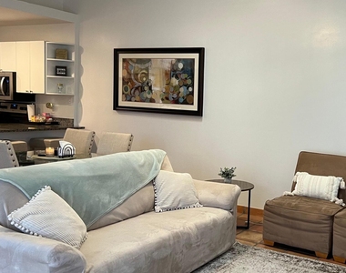 13644 Yarmouth Court - Photo Thumbnail 10
