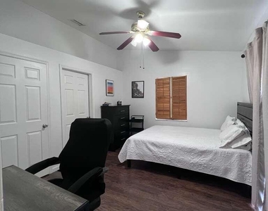 13644 Yarmouth Court - Photo Thumbnail 9