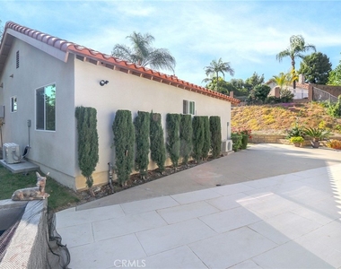 1621 Butternut Way - Photo Thumbnail 15