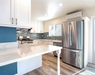 1621 Butternut Way - Photo Thumbnail 3