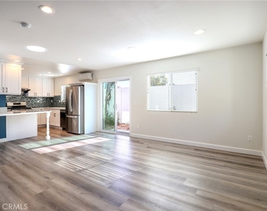 1621 Butternut Way - Photo Thumbnail 2