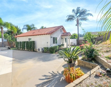 1621 Butternut Way - Photo Thumbnail 14