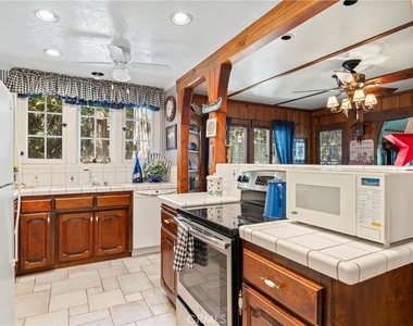 197 Rocky Point - Photo Thumbnail 12