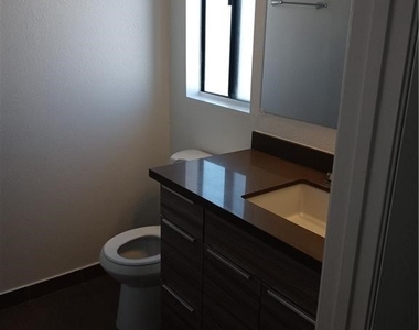 5255 Bellingham Avenue - Photo Thumbnail 14
