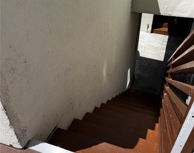 4518 S Normandie Avenue - Photo Thumbnail 17