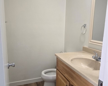 160 Greentree - Photo Thumbnail 6