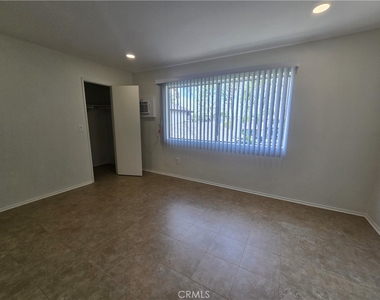 160 Greentree - Photo Thumbnail 8