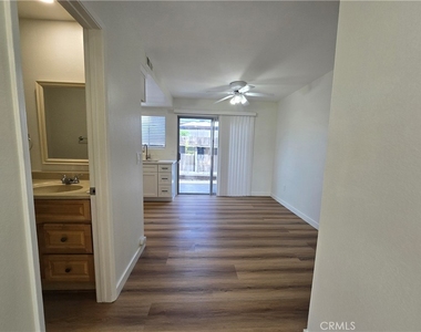 160 Greentree - Photo Thumbnail 11