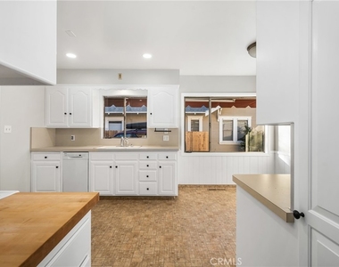 243 N Grand Street - Photo Thumbnail 11