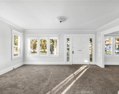 243 N Grand Street - Photo Thumbnail 4