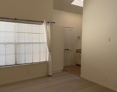 26701 Quail Creek - Photo Thumbnail 10