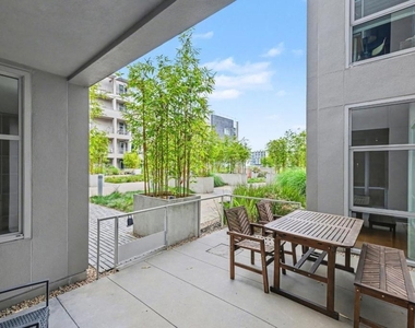 235 Berry Street - Photo Thumbnail 20