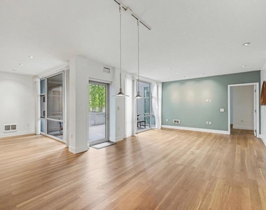 235 Berry Street - Photo Thumbnail 8