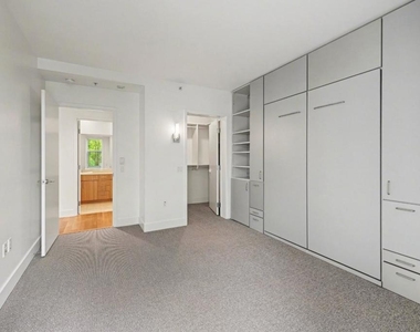 235 Berry Street - Photo Thumbnail 18