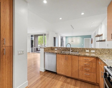 235 Berry Street - Photo Thumbnail 10