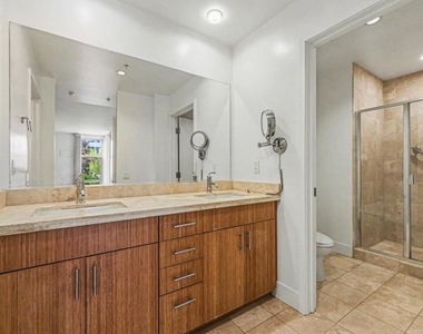 235 Berry Street - Photo Thumbnail 15