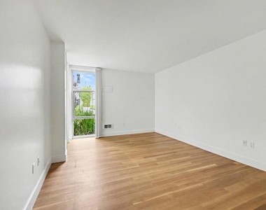 235 Berry Street - Photo Thumbnail 13