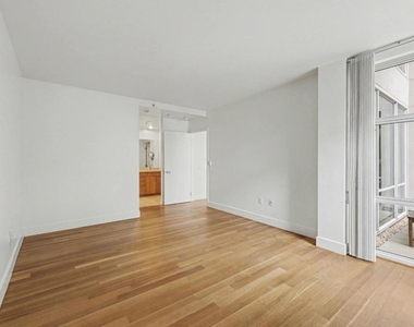 235 Berry Street - Photo Thumbnail 14