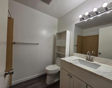 2201 Monroe Street - Photo Thumbnail 12