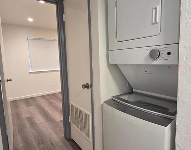 2201 Monroe Street - Photo Thumbnail 10