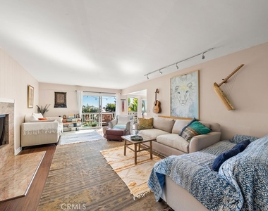 128 Crescent Bay Drive - Photo Thumbnail 4