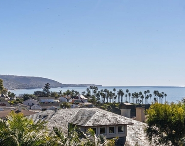 128 Crescent Bay Drive - Photo Thumbnail 32